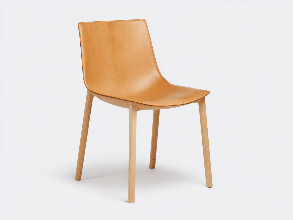 Esszimmerstühle 48x54x84 cm aus Kunstleder und Holz in Cognac-Braun - moderner Esszimmerstil mit geschwungener Sitzschale